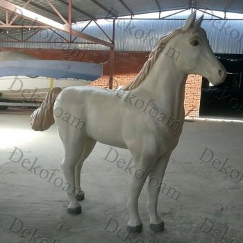ماکت سه بعدی اسب با روکش فایبرگلاس