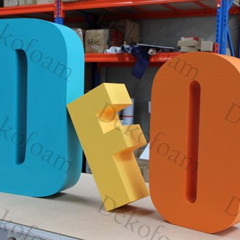 طراحی و ساخت حروف و اعداد سه بعدی با استفاده از متریال فوم